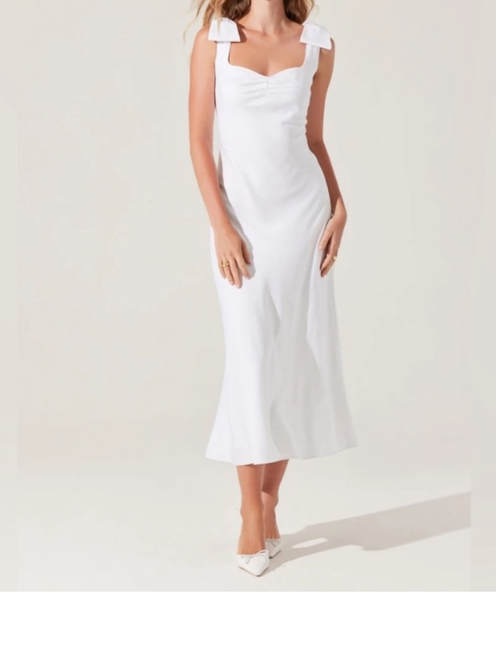 ASTR the Label Kateleya White Bow Dress
